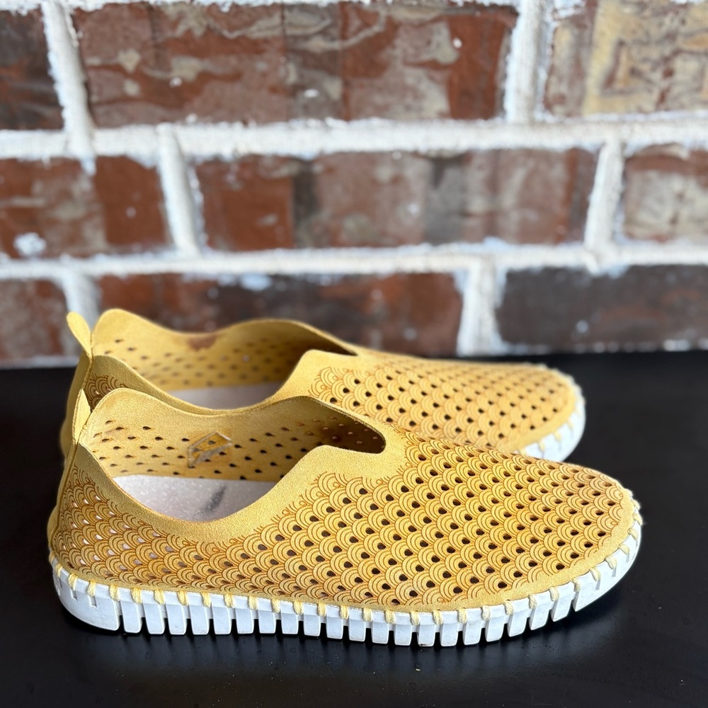 Ilse Jacobsen Hornbaek Tulip Gold Suede Perforated Slip-On Sneakers Size EU 39 - Picture 2 of 15
